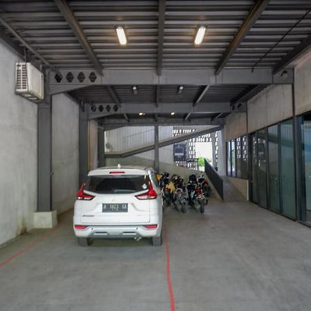 Reddoorz Plus Near Kawasan Sam Poo Kong Semarang Exterior photo