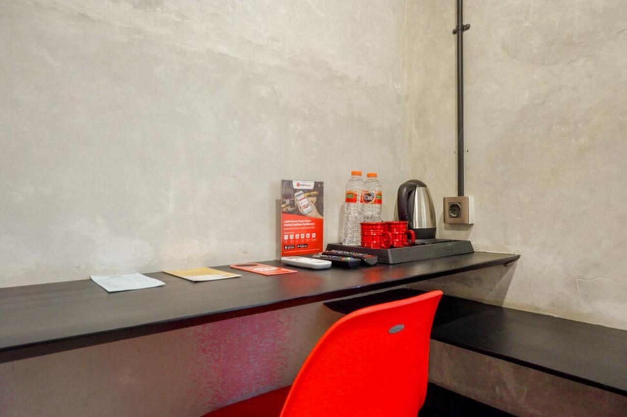 Reddoorz Plus Near Kawasan Sam Poo Kong Semarang Exterior photo