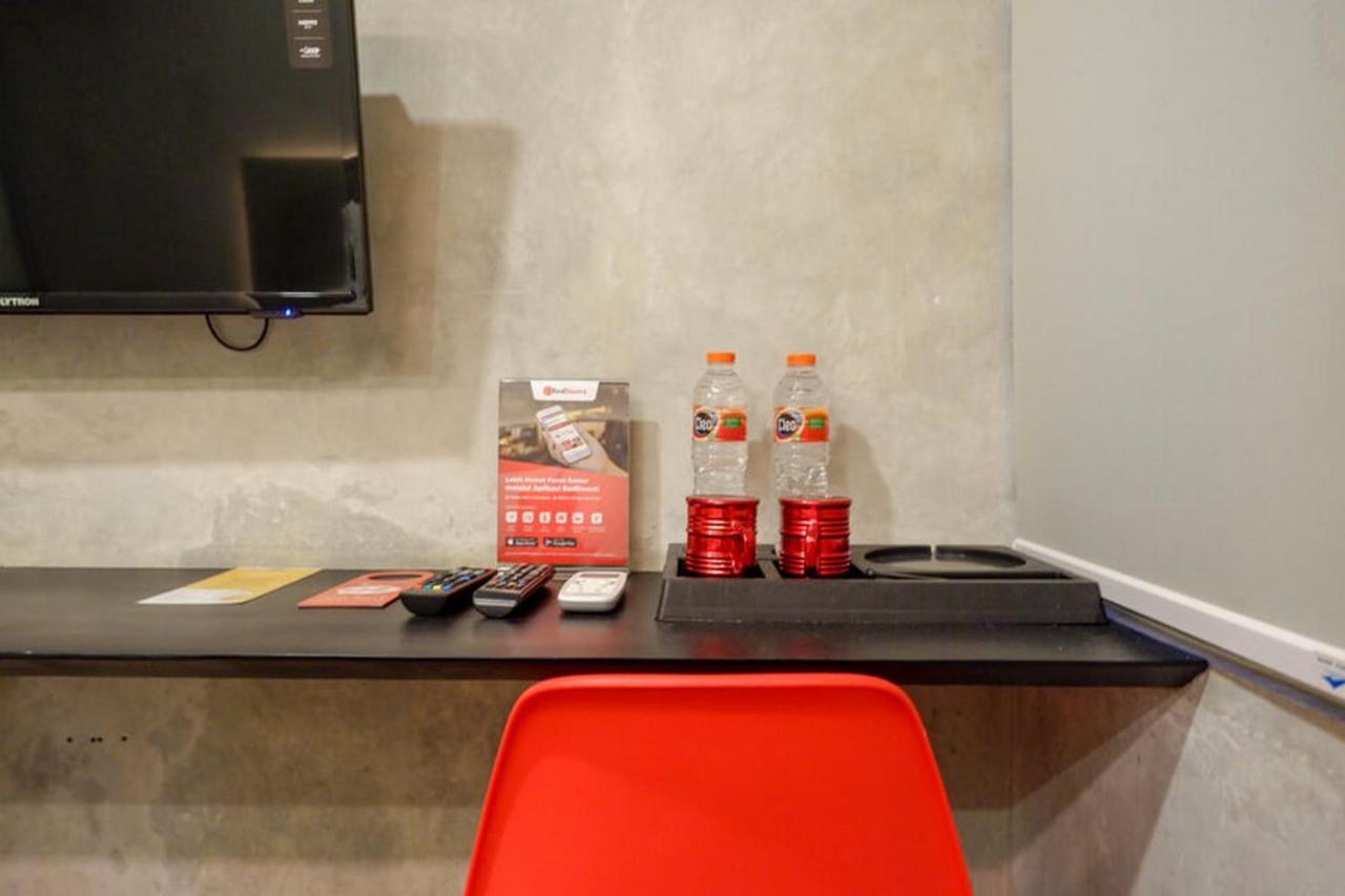 Reddoorz Plus Near Kawasan Sam Poo Kong Semarang Exterior photo