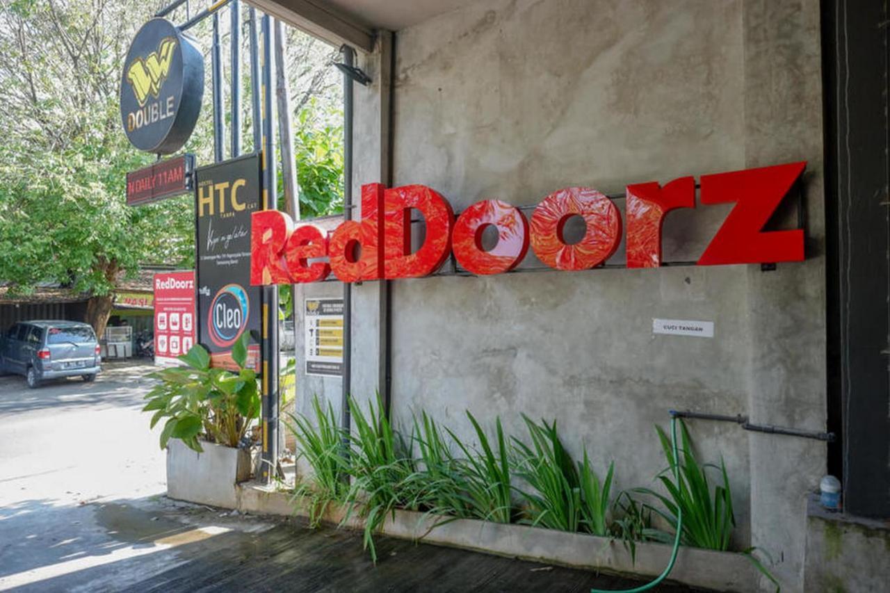 Reddoorz Plus Near Kawasan Sam Poo Kong Semarang Exterior photo