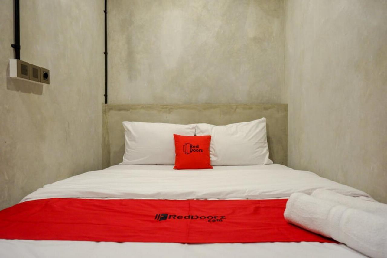 Reddoorz Plus Near Kawasan Sam Poo Kong Semarang Exterior photo