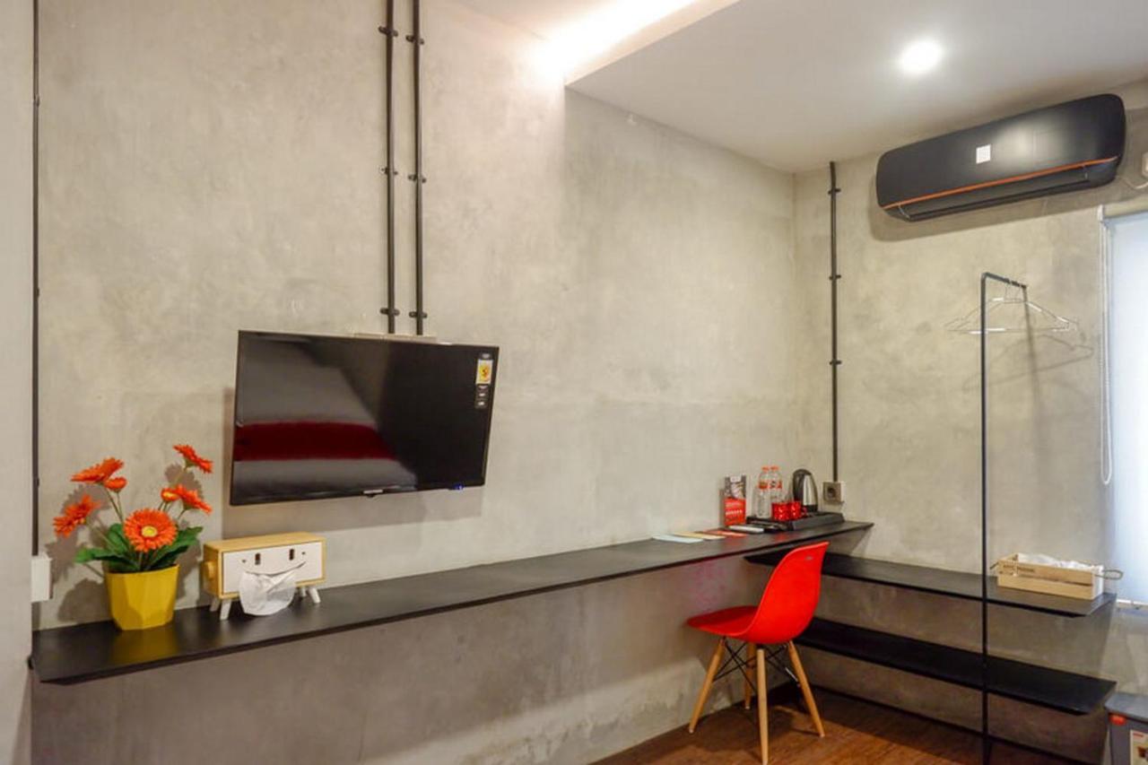 Reddoorz Plus Near Kawasan Sam Poo Kong Semarang Exterior photo