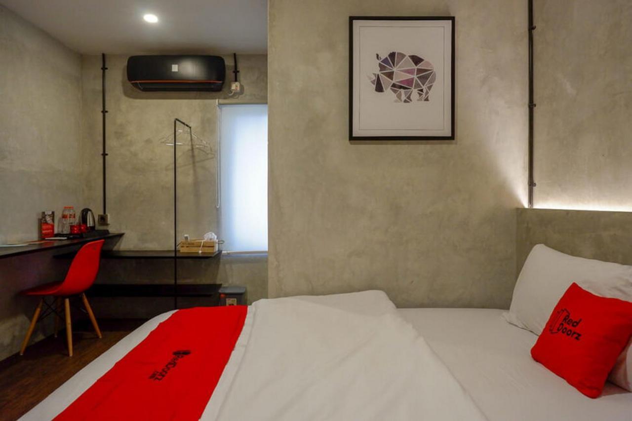 Reddoorz Plus Near Kawasan Sam Poo Kong Semarang Exterior photo