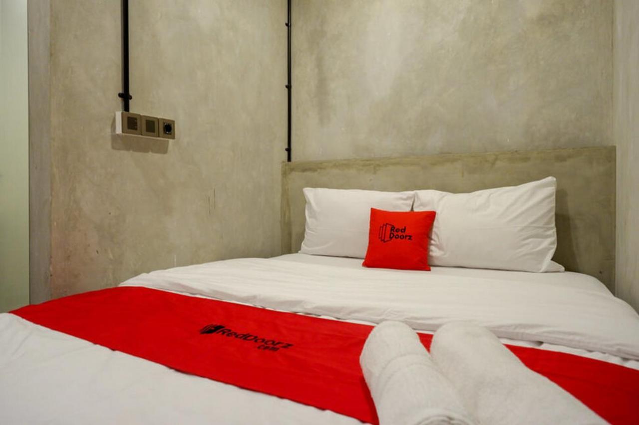 Reddoorz Plus Near Kawasan Sam Poo Kong Semarang Exterior photo